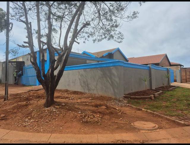 3 BEDROOM HOUSE FOR SALE IN ENNERDALE EXT 8